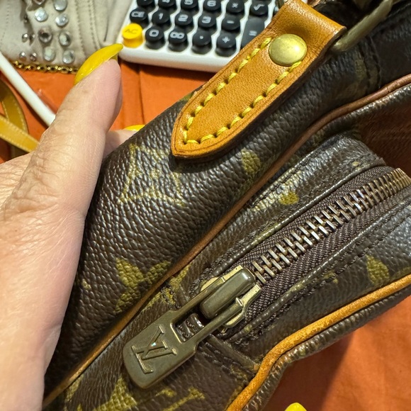Louis Vuitton Brown Monogram Crossbody Bag Amazon - Picture 7 of 16